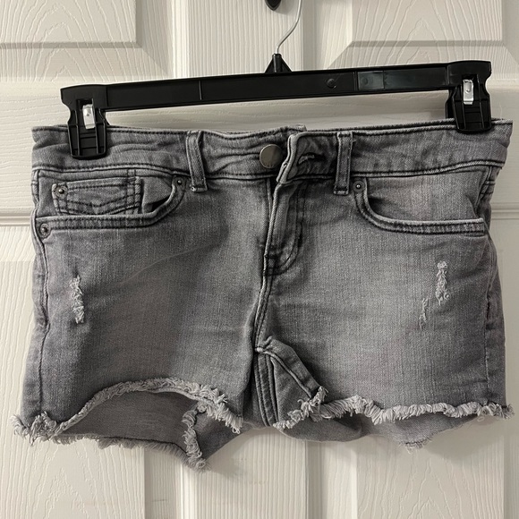 GAP Pants - GAP Gray Frayed Hem Distressed Jean Shorts